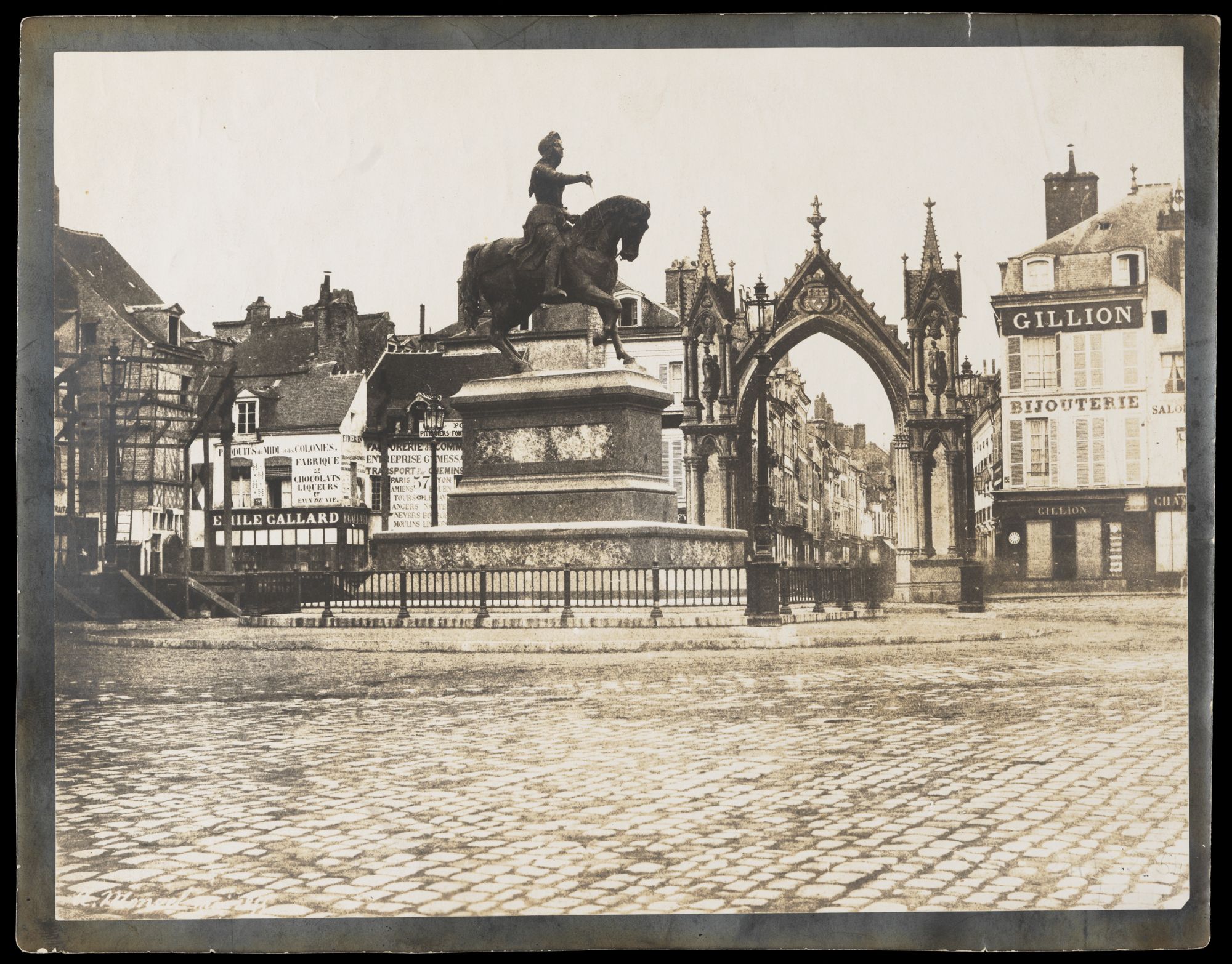 La place du Martroi en 1855, cliché Augustin Boutet de Monvel