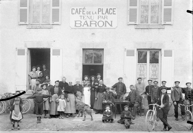 Café de la Place, Boigny-sur-Bionne, vers 1900-1920