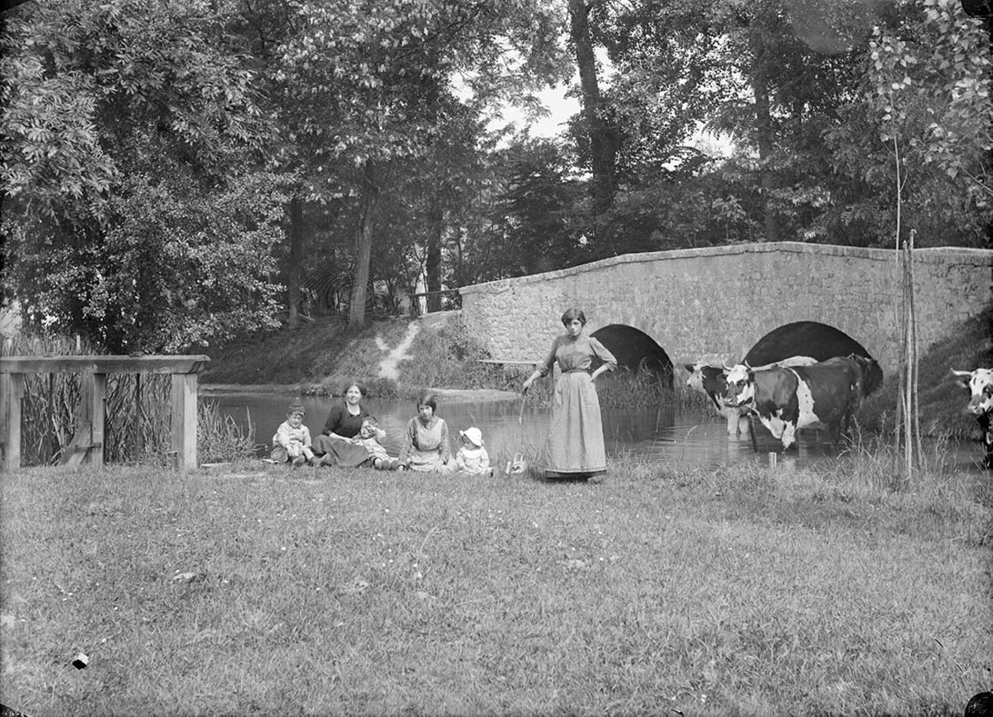 Pont médiéval, Boigny-sur-Bionne, vers 1916-1917