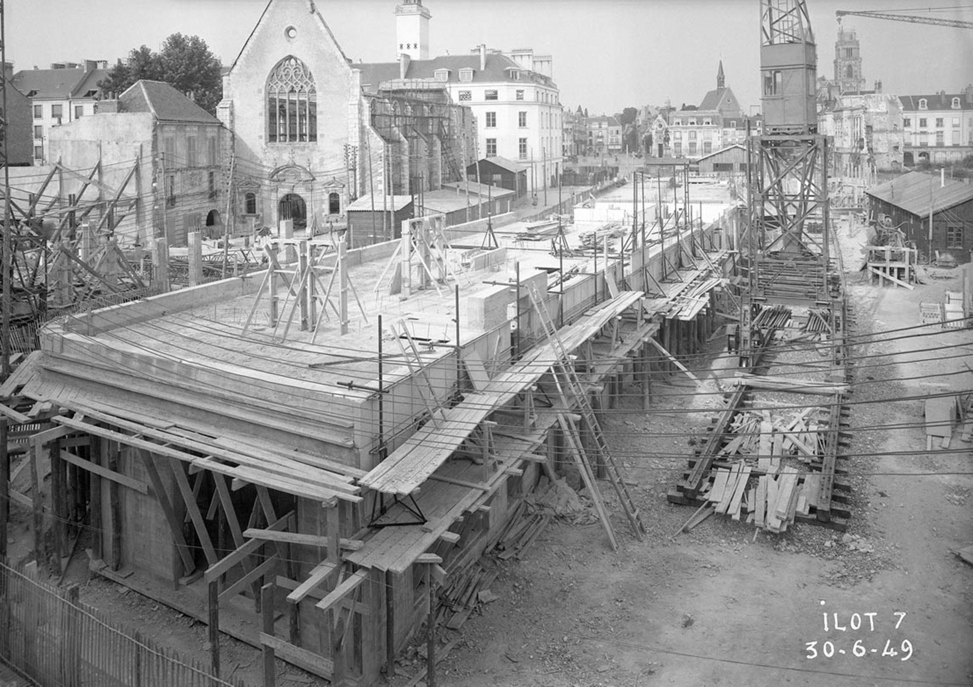 Chantier de la reconstruction, îlot 7, Orléans, 30 juin 1949