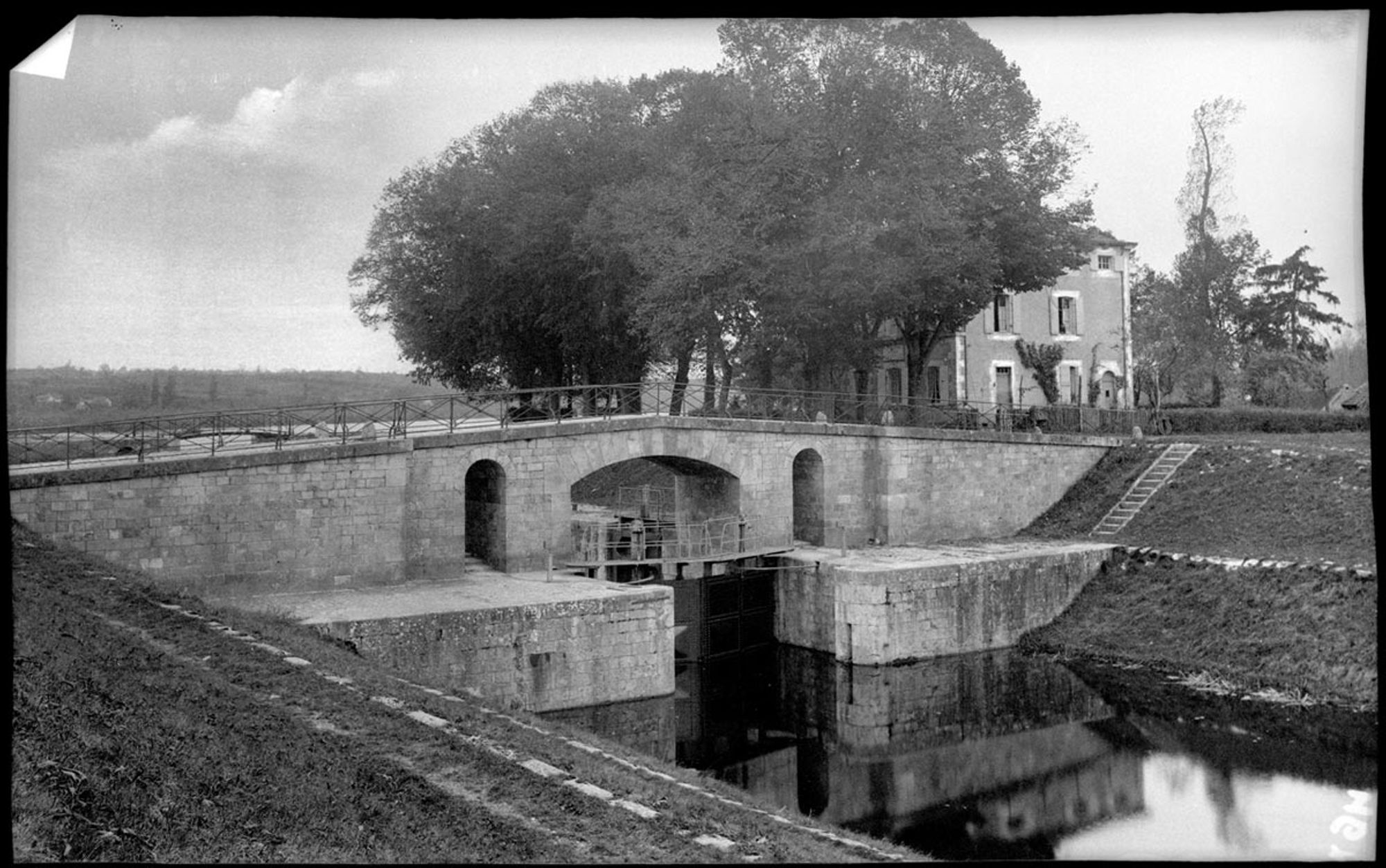 Canal latéral à la Loire, Chatillon-sur-Loire, vers 1900-1920