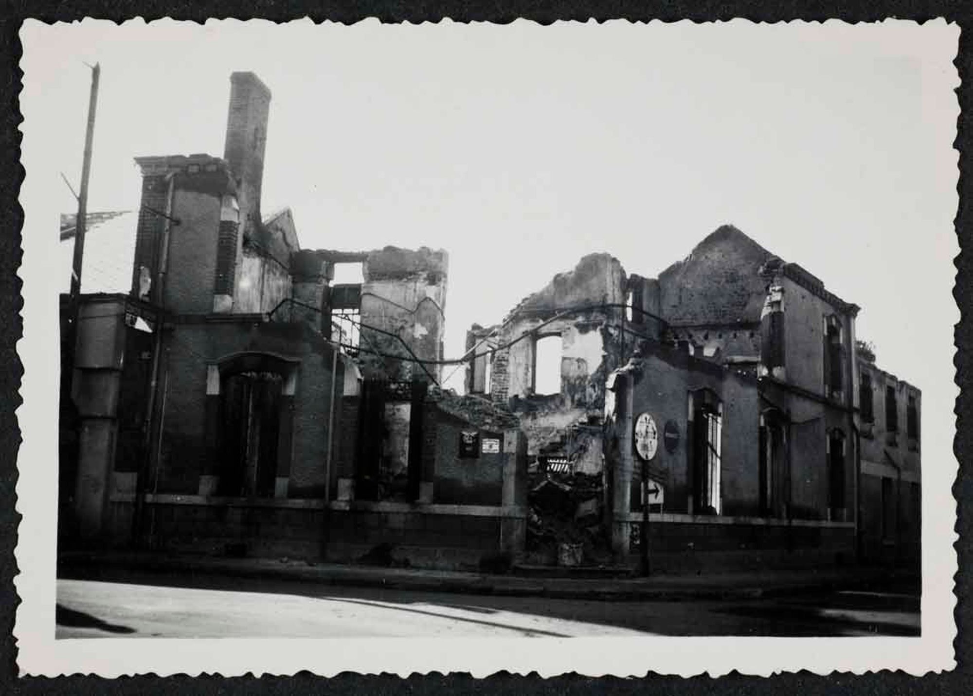 Hôtel du Pont-de-Sologne après les bombardements