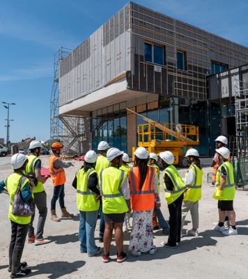 Visite du nouveau bâtiment des Archives par le collège Jean Rostand le 2 juin 2022.