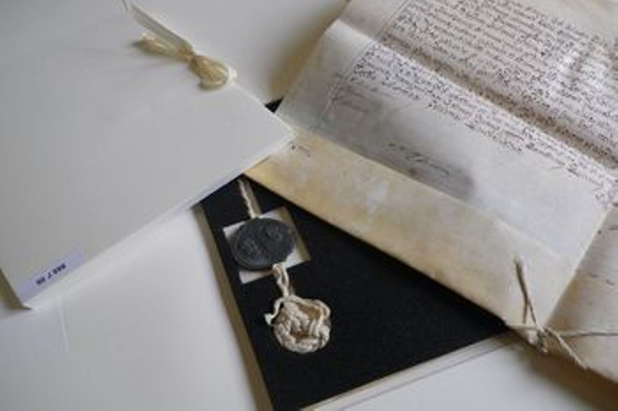 Reconditionnement des bulles pontificales