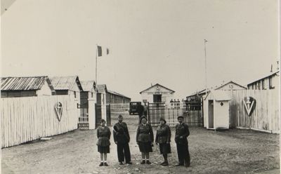 Vue du camp de Beaune-la-Rolande prise quelques semaines après la libération