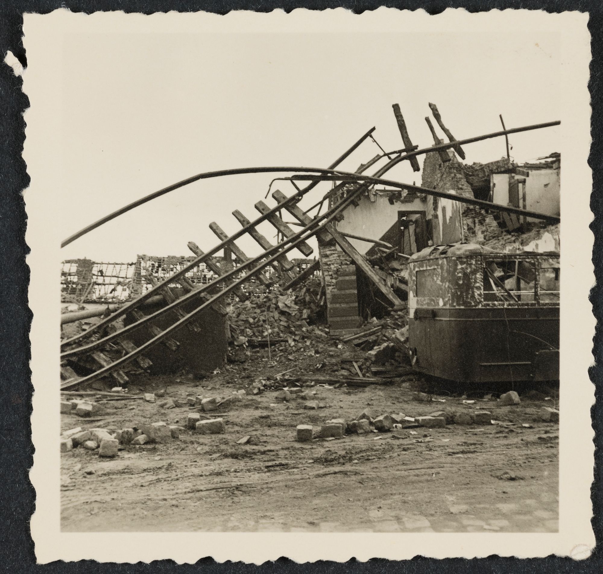 (Arch. dép. du Loiret, 7 Fi 743)